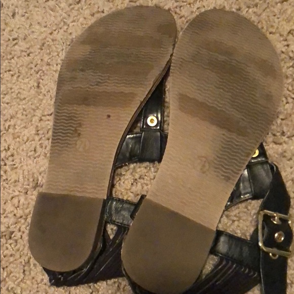 Black sandals. Mossimo - Picture 4 of 4